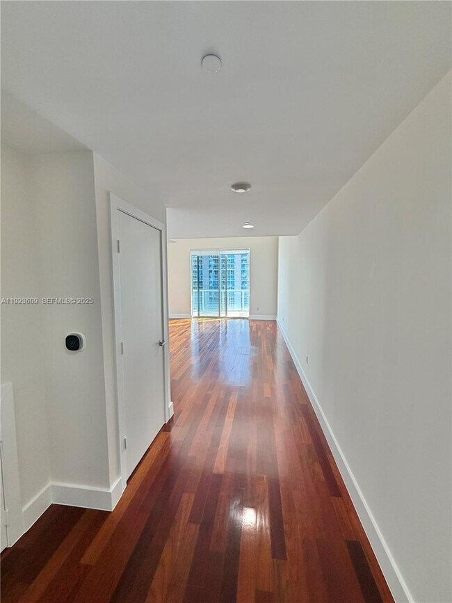 Foto del edificio - 1060 Brickell Ave