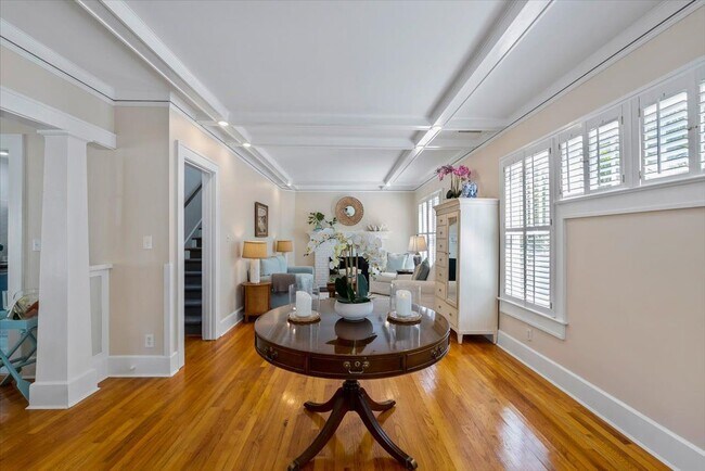 Foto del edificio - 235 10th Ave NE