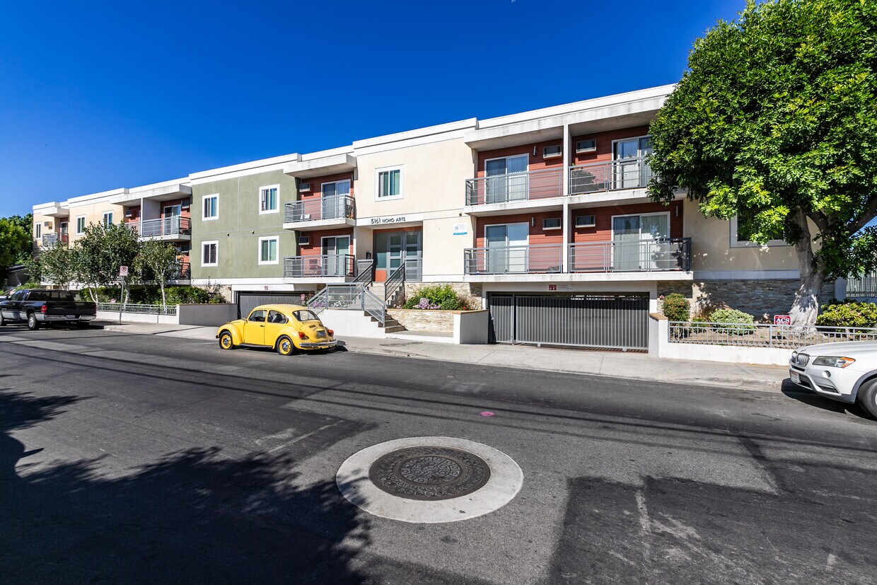 Foto principal - 5161 Riverton Ave