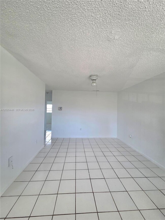Foto del edificio - 4030 SW 61st Ave