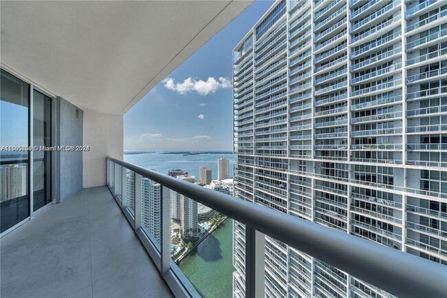 Building Photo - 475 Brickell Ave