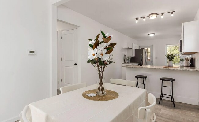 Foto del edificio - 270 Westview Ave