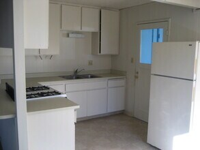 Building Photo - 615-617-617 Adeline Pl