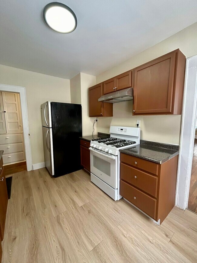 Foto del edificio - 810 Seeley Rd