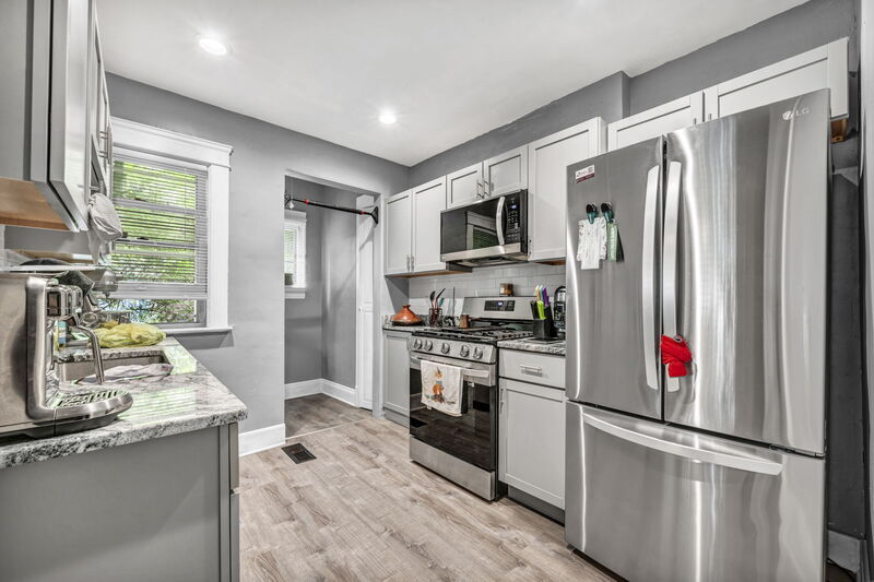 Foto principal - 1917 Forest View Dr