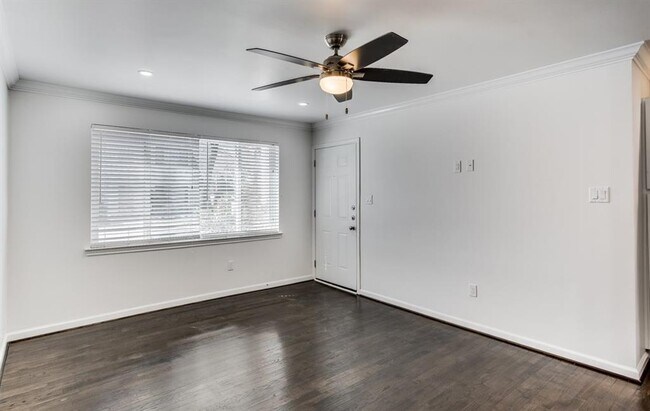 Building Photo - 4302 McKinney Ave