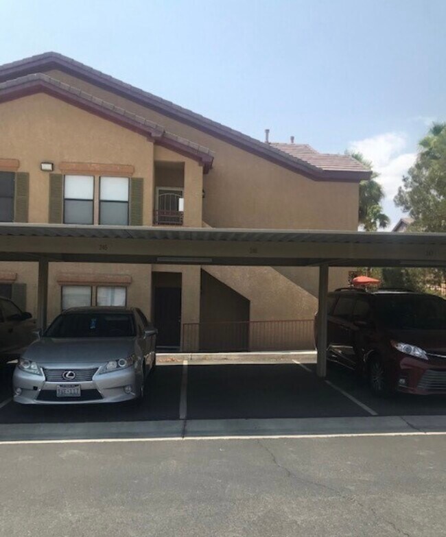 Front entrance - 8250 N Grand Canyon Dr