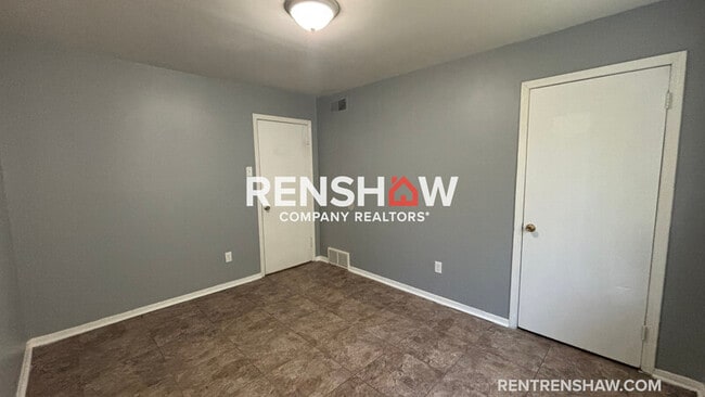 Building Photo - 3228 Lyndale Ave