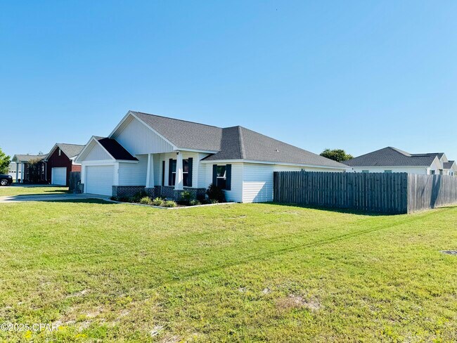 Building Photo - 425 Shadecrest Dr