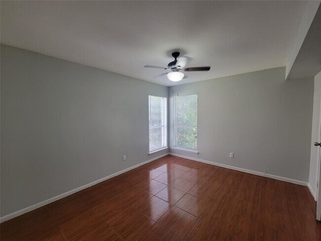 Building Photo - 4029 Briar Hollow Dr