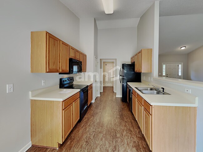 Building Photo - 4009 Edgeview Dr