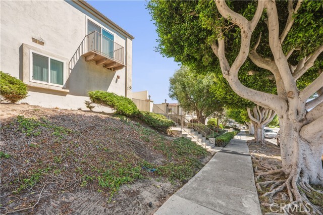 Building Photo - 120 S Francisca Ave