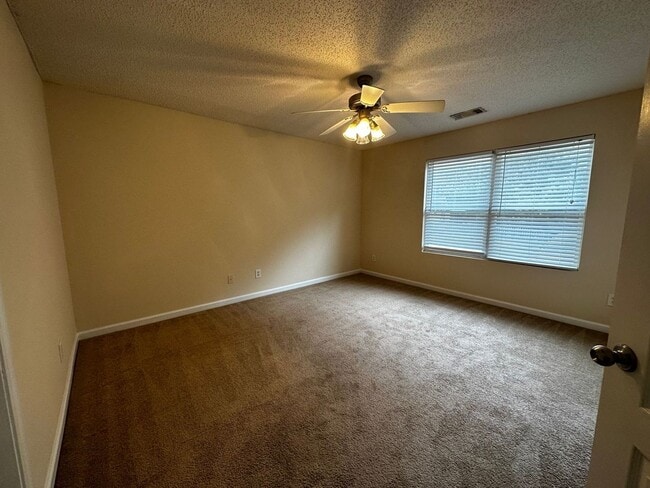 Building Photo - AVAILABLE AUGUST 2026!