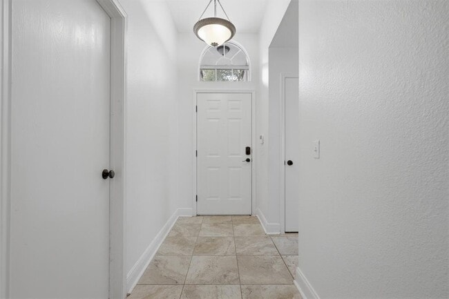 Building Photo - 108 Songbird Ct