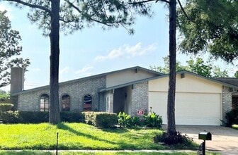 Building Photo - 15730 Corsair Rd