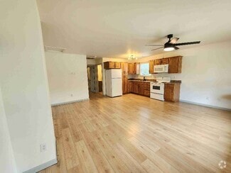 Building Photo - 19 Thruway Dr