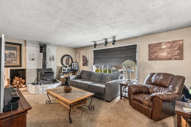 Building Photo - 4 bedroom in Lynnwood WA 98087