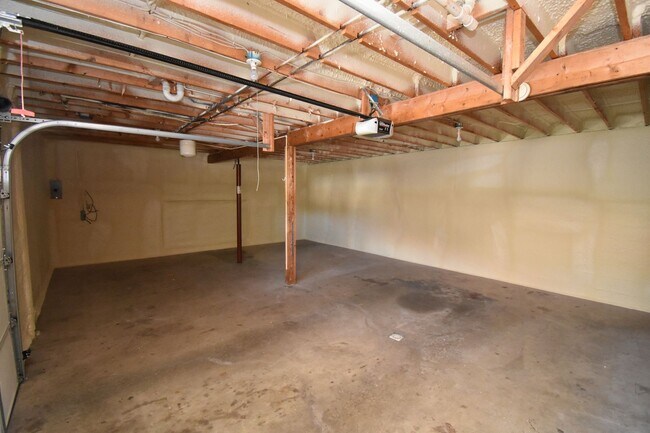 Foto del edificio - Jersey Shore - Two Bedroom with In-Unit Laundry!
