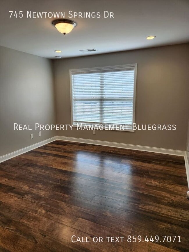 Building Photo - 745 Newtown Springs Dr