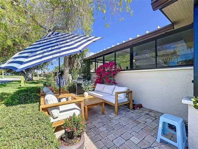 Building Photo - 4646 La Jolla Dr