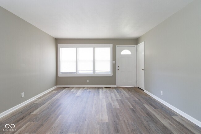 Foto del edificio - 432 Woodview Dr