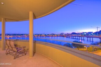 Building Photo - 945 E Playa Del Norte Dr