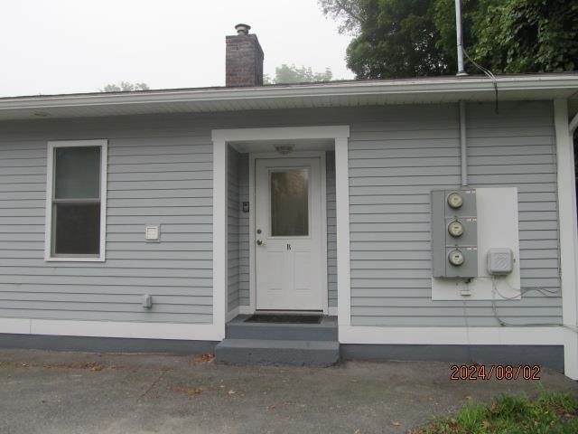 Primary Photo - 576 Main St