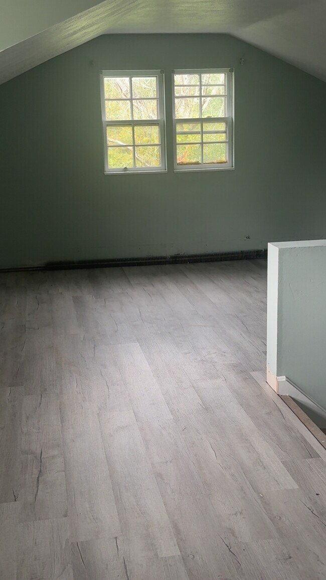 Foto del edificio - 2451 N Triphammer Rd