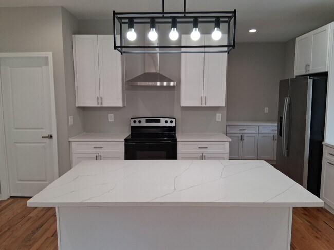 Foto del edificio - 3200 Tackett Rd