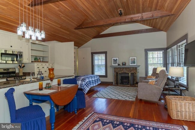 Building Photo - 1312 John Rissler Rd