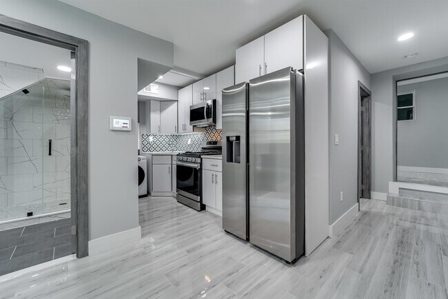 Foto del edificio - 186 COLUMBIA Ave