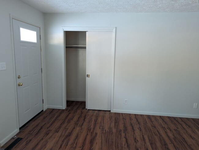 Building Photo - 4506 Boll Ln