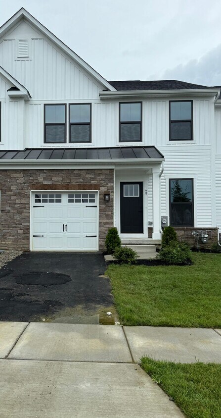 Foto principal - 68 Rosemary Wy