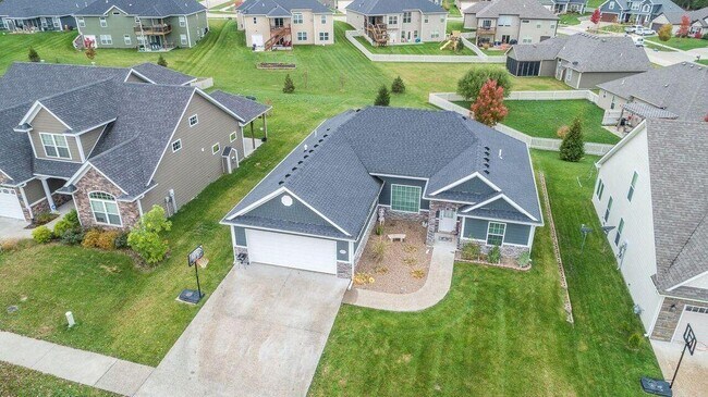 Building Photo - 4504 Cedar Falls Ln