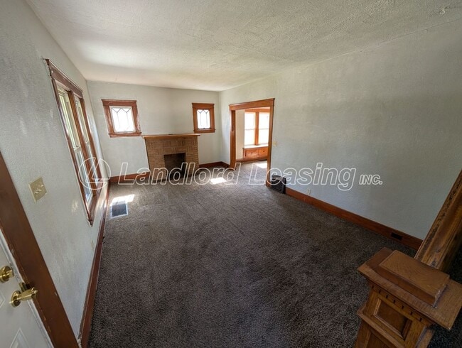 Building Photo - Charming 2-Bedroom Brick Home with Covered Porch
