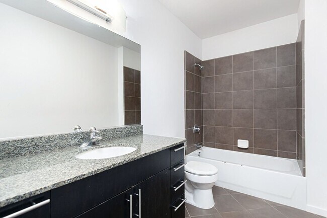Building Photo - Rare corner unit at Fahrenheit available 4...