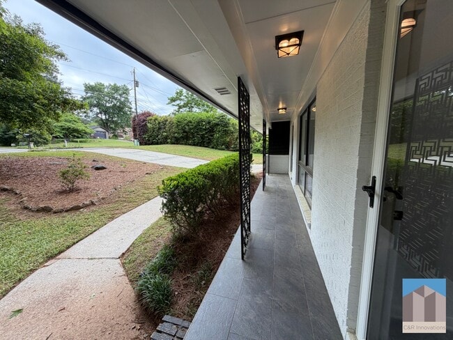 Building Photo - 2636 Whiteleigh Ct NE