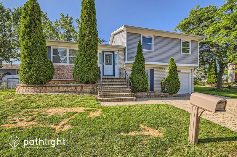 Primary Photo - 4440 Trailside Ct