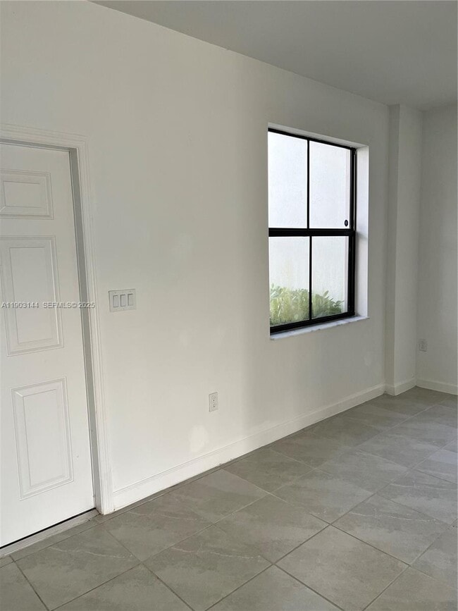 Foto del edificio - 10030 SW 228th Terrace
