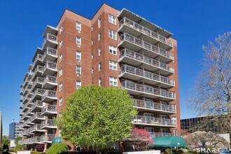 Building Photo - 700 Summer St