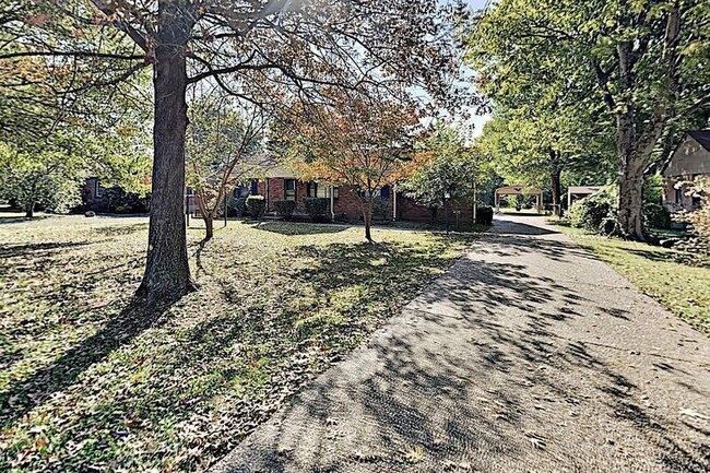 Building Photo - 2709 Emery Dr
