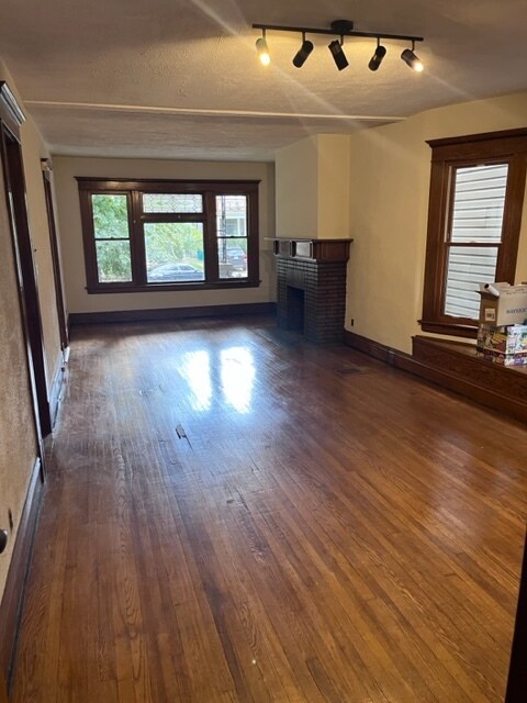 Living/Dining Room - 414 Potomac Ave