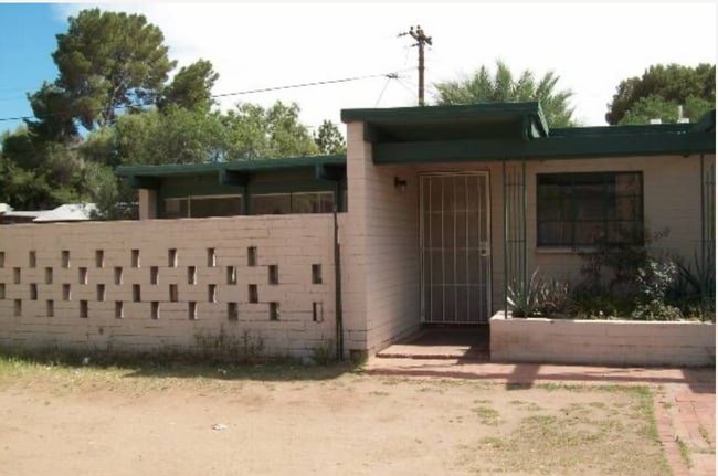 Building Photo - 2123 S Hu Esta Dr