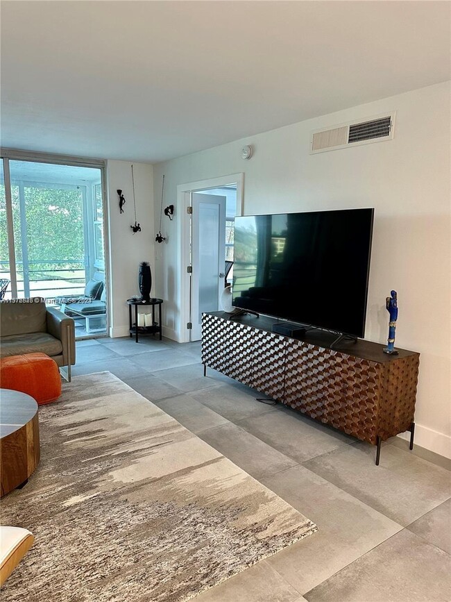 Foto del edificio - 565 Oaks Ln