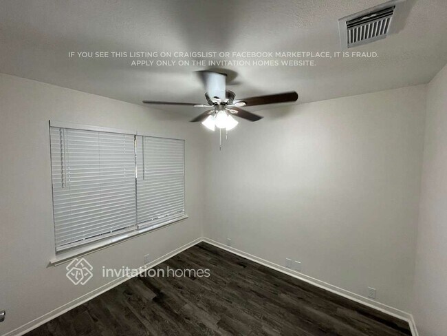 Foto del edificio - 16523 Bristle Creek Dr