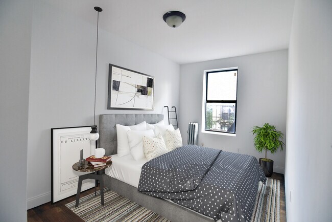 Building Photo - 567 W 149th St