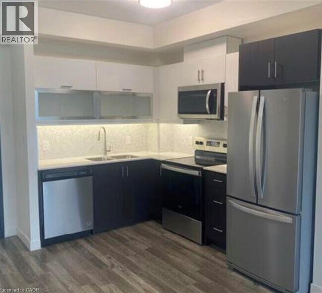 Building Photo - 128 King St N