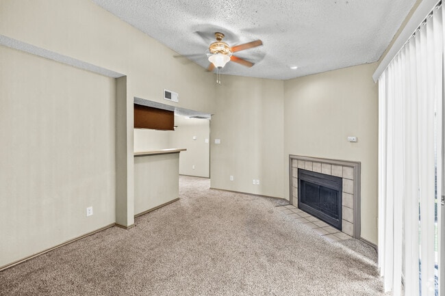 B2 2BR, 2BA - 950SF Living Room - Park West Apartments