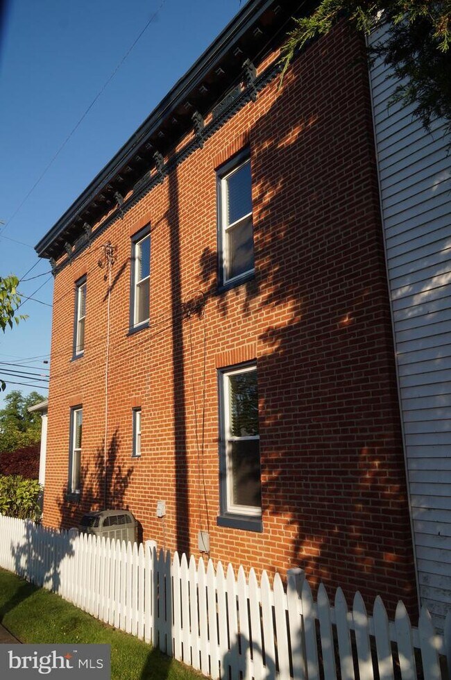 Foto del edificio - 3614 Hooper Ave