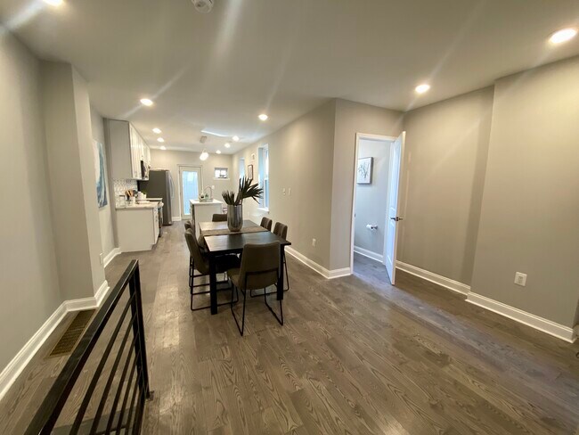 Foto del edificio - 5031 Ludlow St